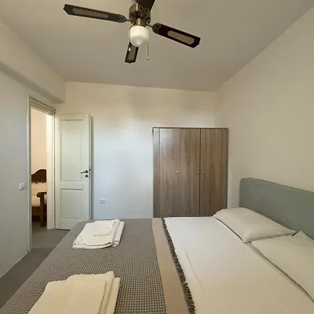 Almyra Blue Villa Loutrá